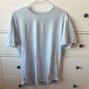 Cuts Clothing Men’s Curve-Hem Fitted T-Shirt